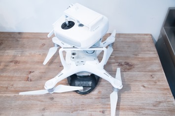 DJI-Phantom4-Controller-and-Drone-Weight