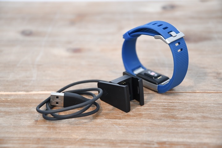 Fitbit-Charge-2-ChargingClip