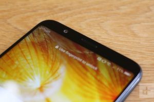 Honor View 10 review top angle