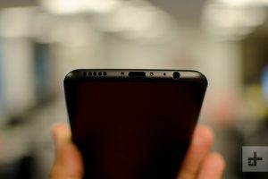 oneplus 5t hands on review charging port
