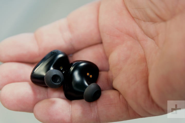 Optoma BeForce BE Free8 review in hand